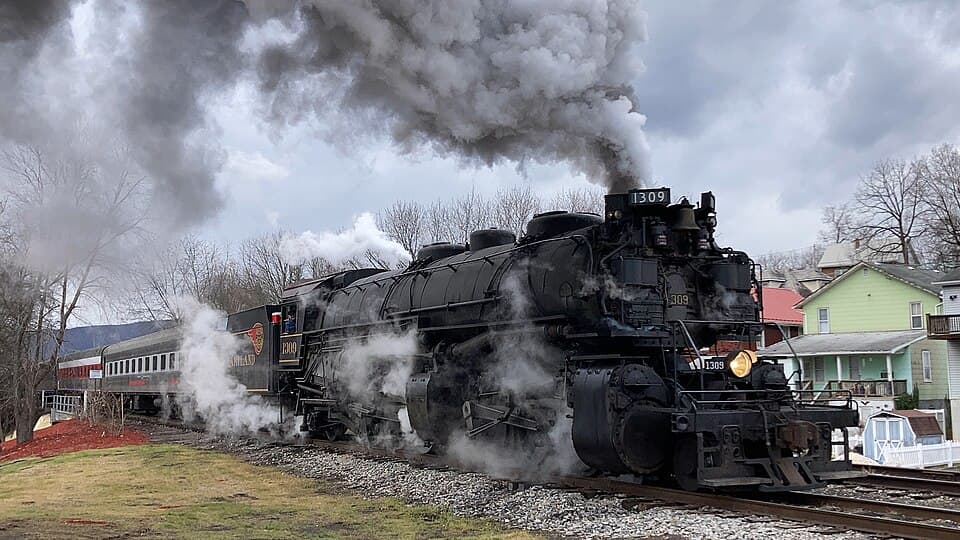 Western Maryland locomotive 1309 hauling its Polar Express train in December 2022